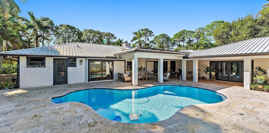 Casa en Jupiter, Florida 5 dormitorios, 321.72 m2 № 1895372