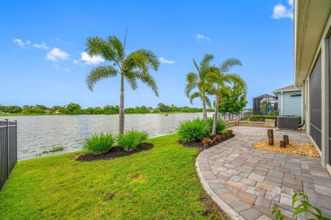 House in Palmetto, Florida 4 bedrooms, 191.1 sq.m. № 1801366 - photo 2