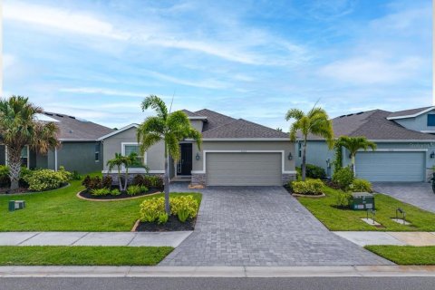 House in Palmetto, Florida 4 bedrooms, 191.1 sq.m. № 1801366 - photo 1