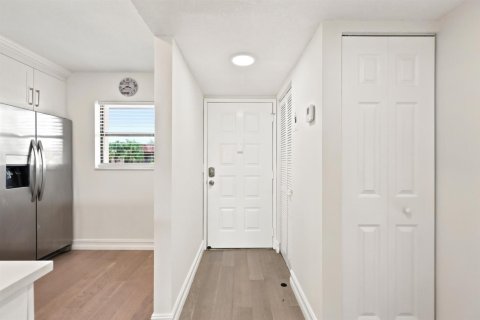 Copropriété à vendre à Lake Worth, Floride: 2 chambres, 79.62 m2 № 2188449 - photo 3