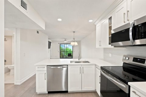 Copropriété à vendre à Lake Worth, Floride: 2 chambres, 79.62 m2 № 2188449 - photo 6