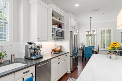 Casa en venta en Orlando, Florida, 4 dormitorios, 356.47 m2 № 1680661 - foto 7