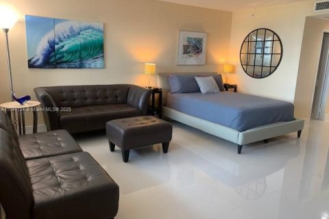 Condo in Miami Beach, Florida  № 2013280 - photo 3