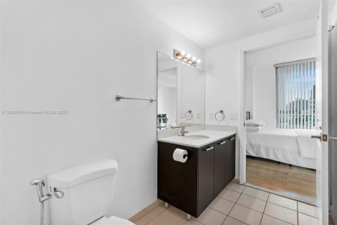 Condominio en venta en Miami, Florida, 2 dormitorios, 106.65 m2 № 1953487 - foto 20