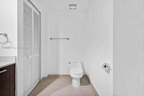 Condominio en venta en Miami, Florida, 2 dormitorios, 106.65 m2 № 1953487 - foto 15