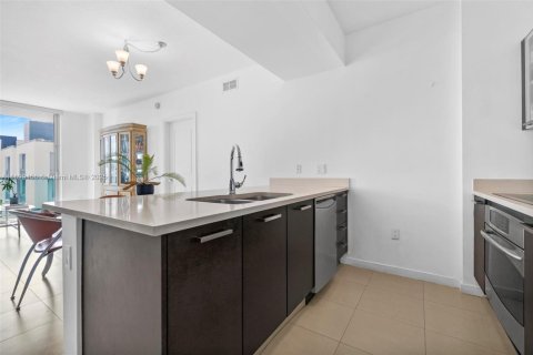Condominio en venta en Miami, Florida, 2 dormitorios, 106.65 m2 № 1953487 - foto 3