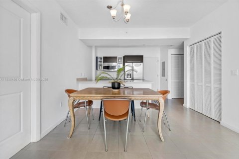 Condominio en venta en Miami, Florida, 2 dormitorios, 106.65 m2 № 1953487 - foto 9