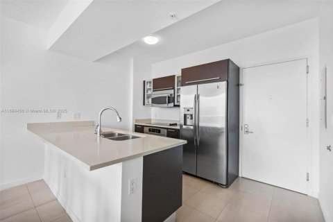 Condominio en venta en Miami, Florida, 2 dormitorios, 106.65 m2 № 1953487 - foto 6