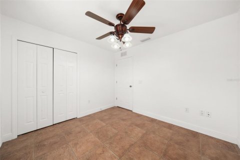House in Venus, Florida 5 bedrooms, 188.41 sq.m. № 2208423 - photo 12