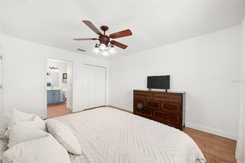 House in Venus, Florida 5 bedrooms, 188.41 sq.m. № 2208423 - photo 3
