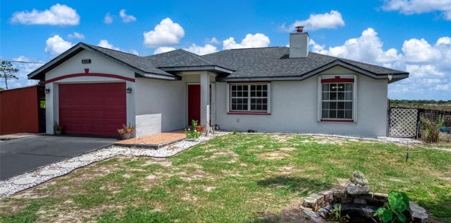 House in Venus, Florida 5 bedrooms, 188.41 sq.m. № 2208423