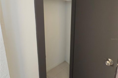 Снять в аренду кондоминиум в Орландо, Флорида 4 комнаты, 59.74м2, № 1856496 - фото 27