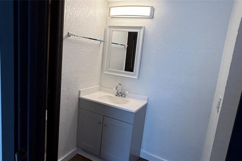 Снять в аренду кондоминиум в Орландо, Флорида 4 комнаты, 59.74м2, № 1856496 - фото 17