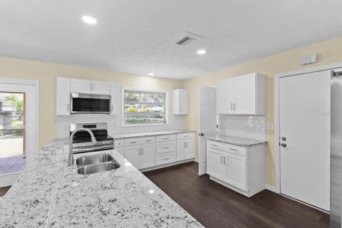 Casa en venta en Crystal River, Florida, 2 dormitorios, 122.45 m2 № 1894441 - foto 8