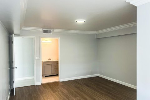 Condo in Lauderhill, Florida, 2 bedrooms  № 1179431 - photo 1