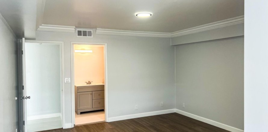 Condominio en Lauderhill, Florida, 2 dormitorios № 1179431
