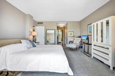 Condo in Palm Beach, Florida, 1 bedroom  № 1892820 - photo 22