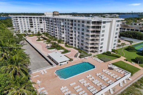 Condo in Palm Beach, Florida, 1 bedroom  № 1892820 - photo 4
