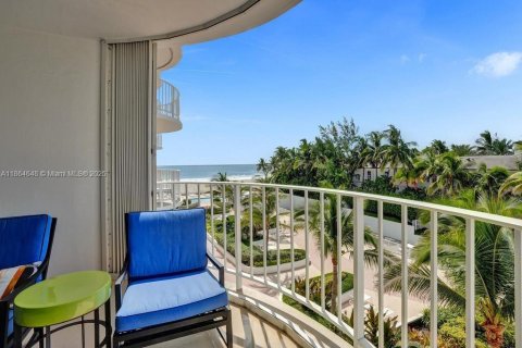 Condo in Palm Beach, Florida, 1 bedroom  № 1892820 - photo 10