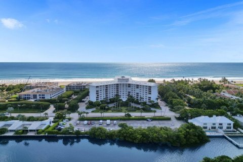 Condo in Palm Beach, Florida, 1 bedroom  № 1892820 - photo 7