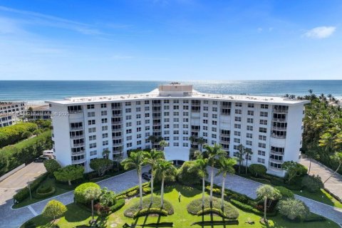 Condo in Palm Beach, Florida, 1 bedroom  № 1892820 - photo 2