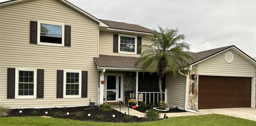 House in Lakeland, Florida 4 bedrooms, 219.81 sq.m. № 1642267