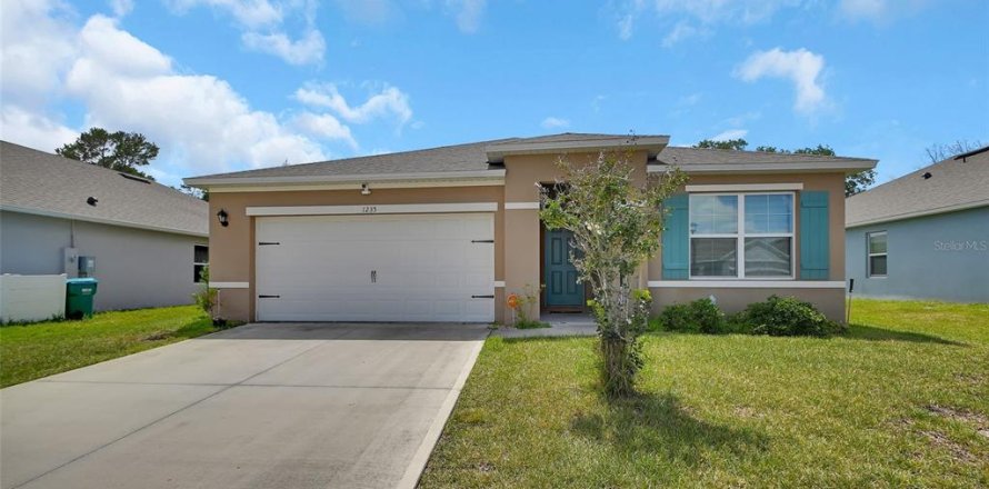 Villa ou maison à Deltona, Floride 3 chambres, 158.49 m2 № 2097602