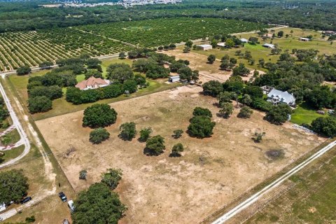 House in Haines City, Florida 5 bedrooms, 477.52 sq.m. № 424948 - photo 7