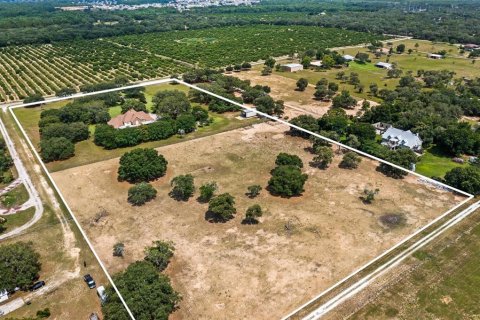 House in Haines City, Florida 5 bedrooms, 477.52 sq.m. № 424948 - photo 8