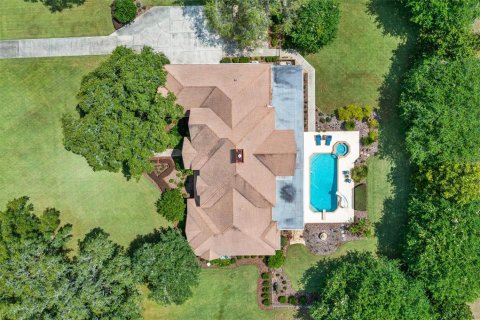 House in Haines City, Florida 5 bedrooms, 477.52 sq.m. № 424948 - photo 10