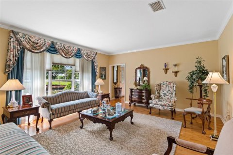 House in Haines City, Florida 5 bedrooms, 477.52 sq.m. № 424948 - photo 18