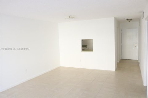 Condominio en alquiler en Miami, Florida, 1 dormitorio, 66.15 m2 № 2253515 - foto 5