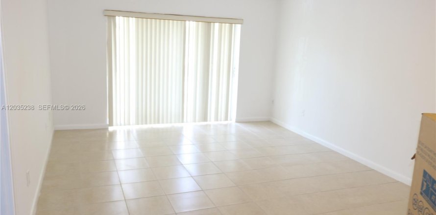 Condominio en Miami, Florida, 1 dormitorio № 2253515
