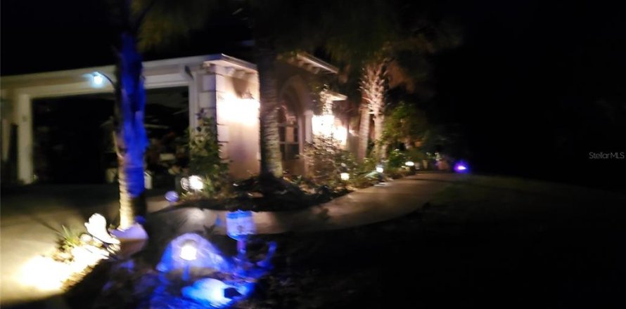 Casa en Beverly Hills, Florida 4 dormitorios, 324.6 m2 № 1532657
