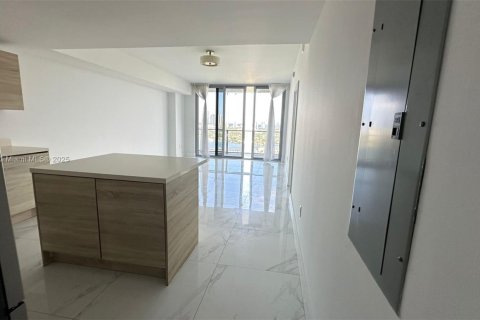 Condo in North Miami Beach, Florida, 2 bedrooms  № 1850771 - photo 11