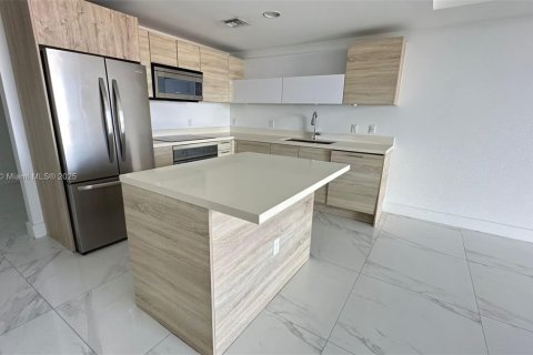 Condo in North Miami Beach, Florida, 2 bedrooms  № 1850771 - photo 14