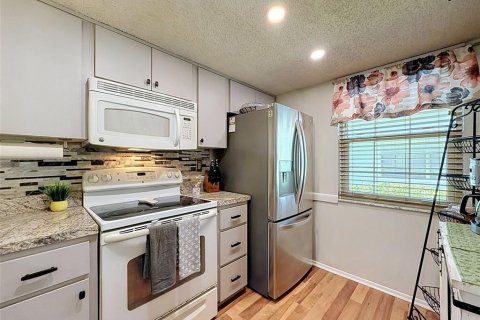 Condominio en venta en Port Richey, Florida, 2 dormitorios, 88.63 m2 № 2199903 - foto 5
