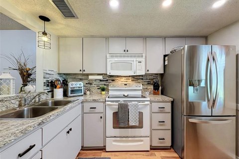Condominio en venta en Port Richey, Florida, 2 dormitorios, 88.63 m2 № 2199903 - foto 4