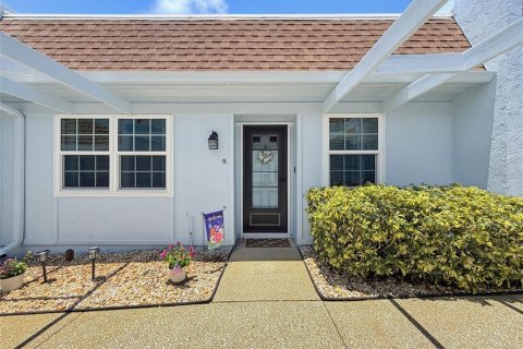Condominio en Port Richey, Florida, 2 dormitorios № 2199903