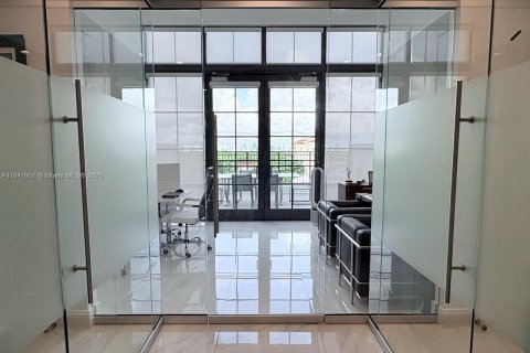 Propiedad comercial en venta en Coral Gables, Florida № 1940701 - foto 9
