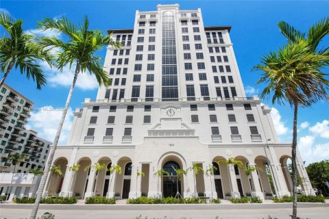 Propiedad comercial en venta en Coral Gables, Florida № 1940701 - foto 1