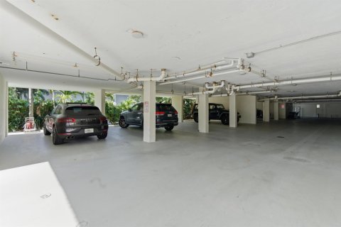 Condo in South Palm Beach, Florida, 2 bedrooms № 2083348 - photo 5
