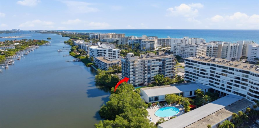 Condo in South Palm Beach, Florida, 2 bedrooms № 2083348
