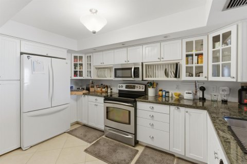 Condo in South Palm Beach, Florida, 2 bedrooms № 2083348 - photo 15