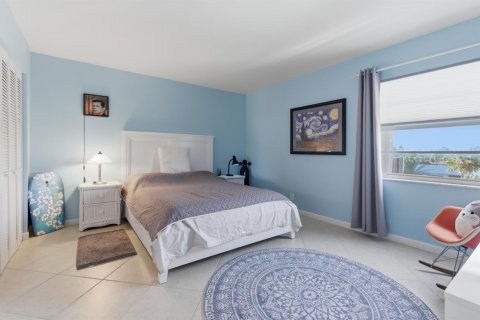 Condo in South Palm Beach, Florida, 2 bedrooms № 2083348 - photo 17