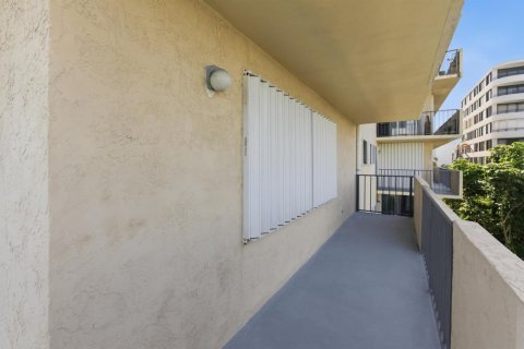 Condo in South Palm Beach, Florida, 2 bedrooms № 2083348 - photo 29