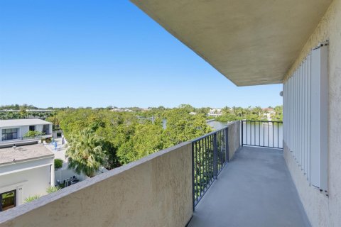 Condo in South Palm Beach, Florida, 2 bedrooms № 2083348 - photo 30
