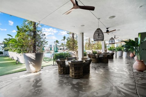 Condo in Miami Beach, Florida  № 1947221 - photo 12