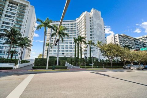 Condo in Miami Beach, Florida  № 1947221 - photo 23