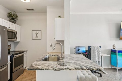 Condo in Tampa, Florida, 1 bedroom  № 1904336 - photo 16